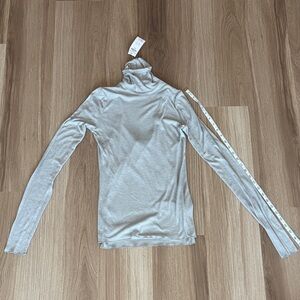 Abercrombie & Fitch Gray Turtle Neck